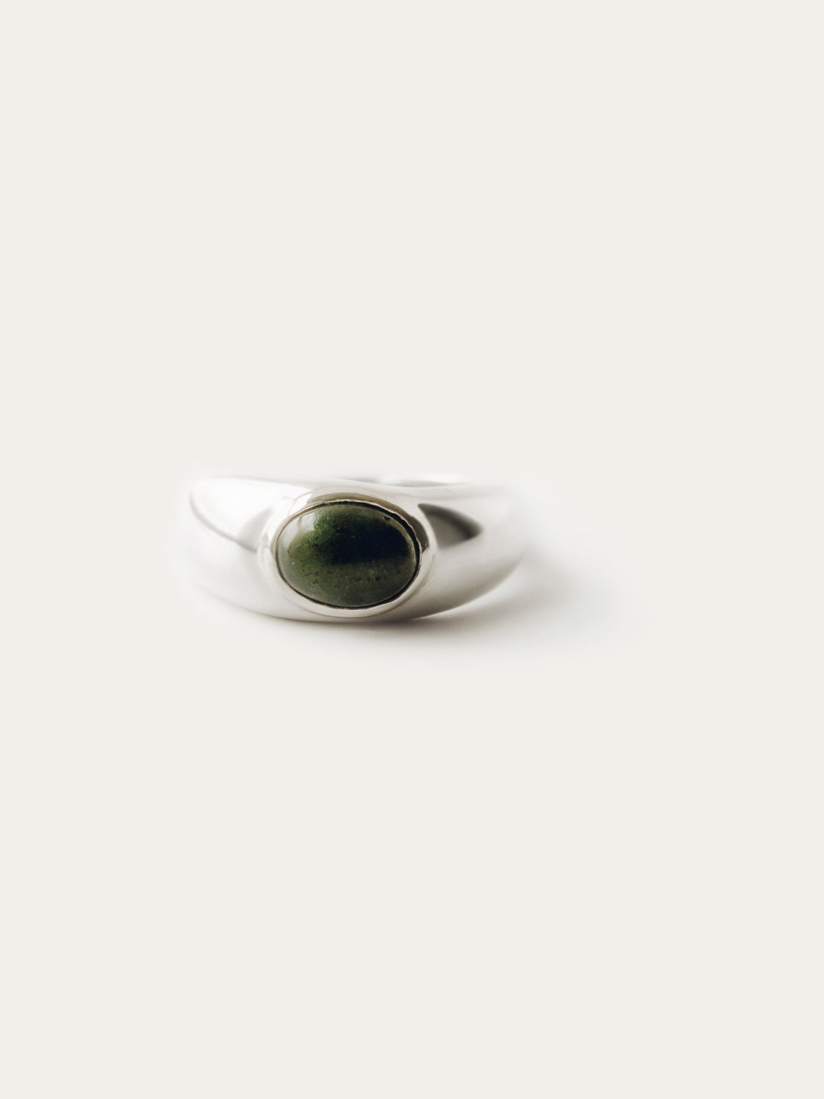 CHUNKY RING WITH OVAL GEMSTONE