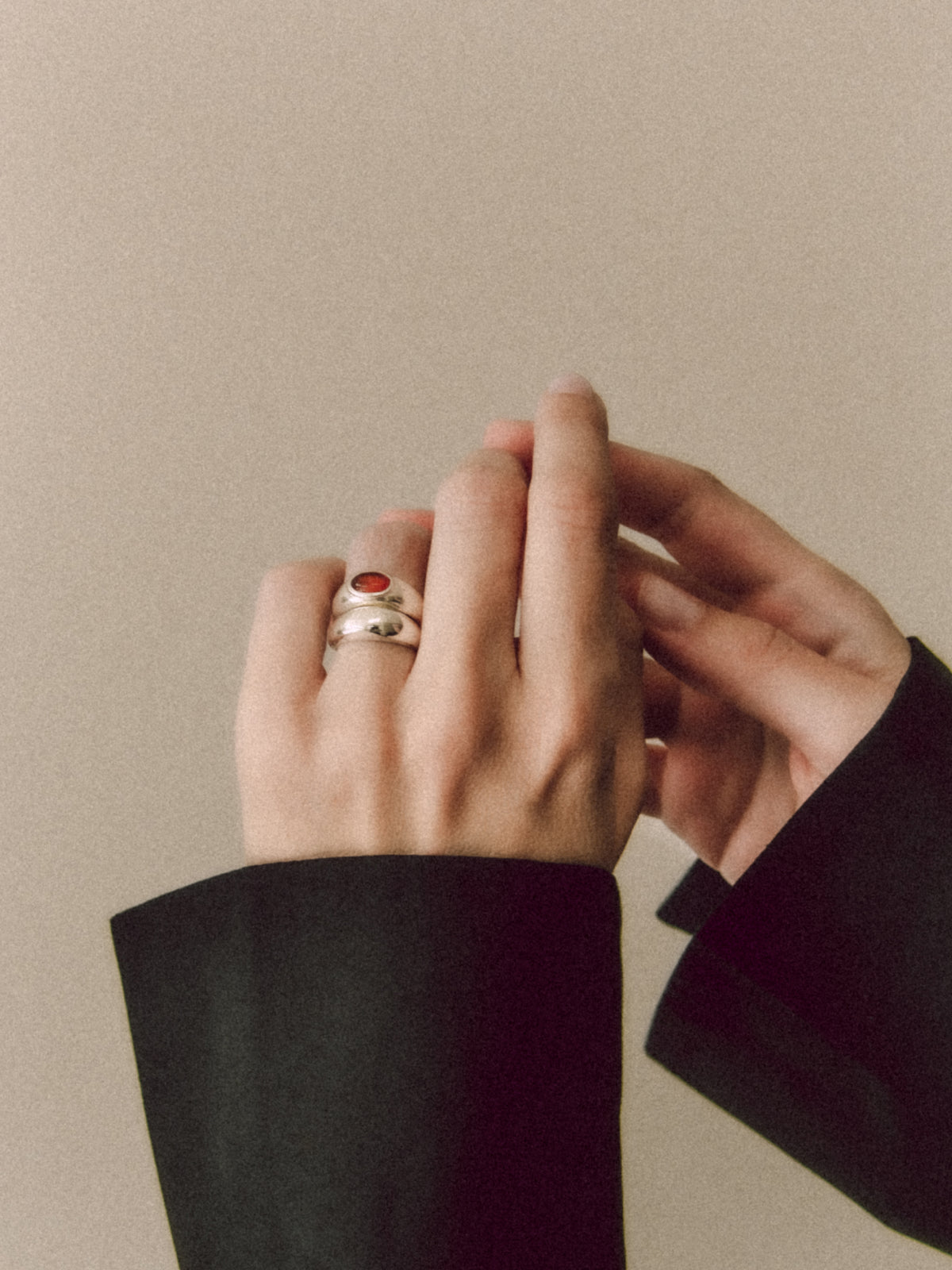 CHUNKY RING WITH OVAL GEMSTONE