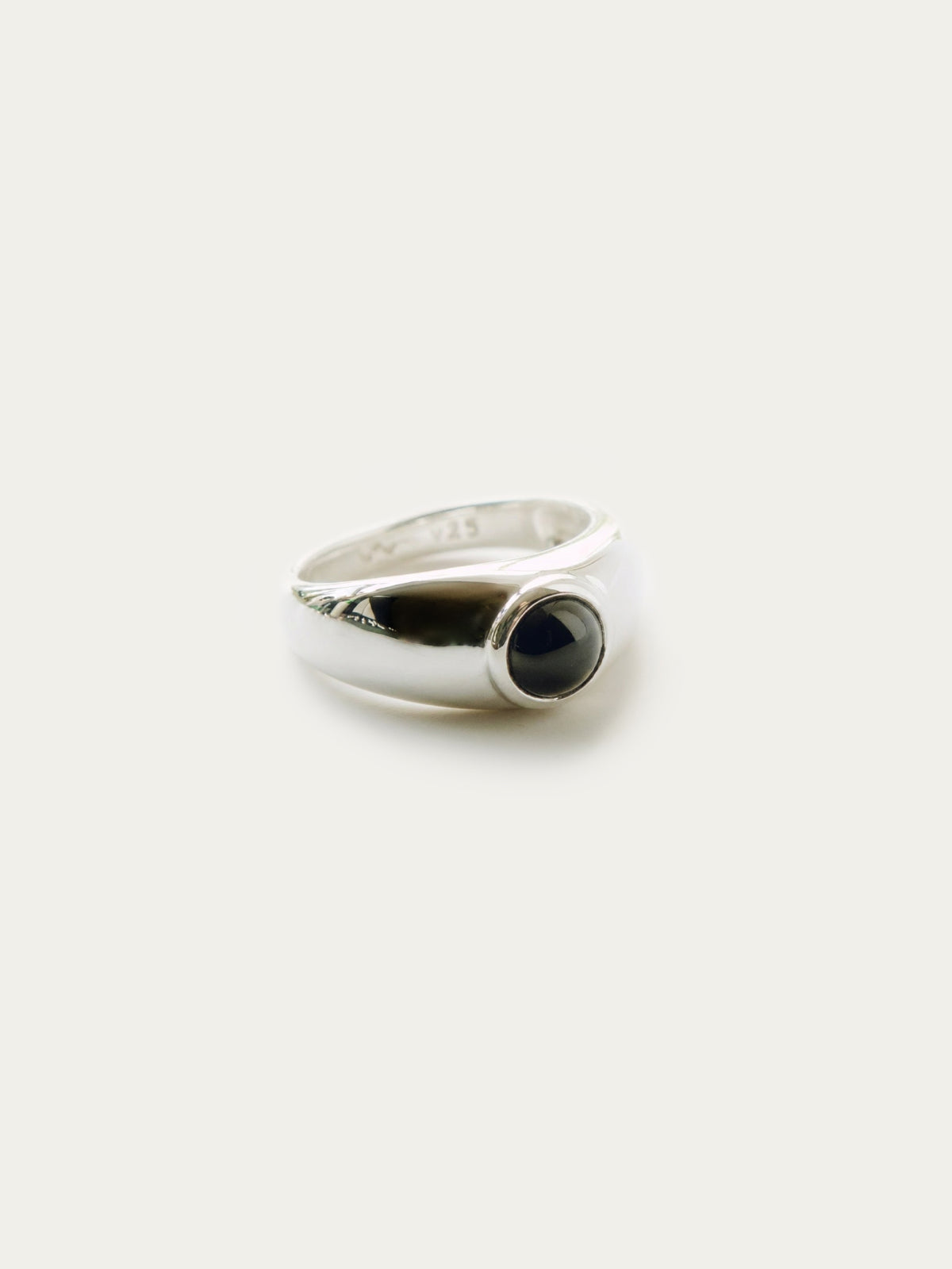 CHUNKY RING ROUND GEMSTONE