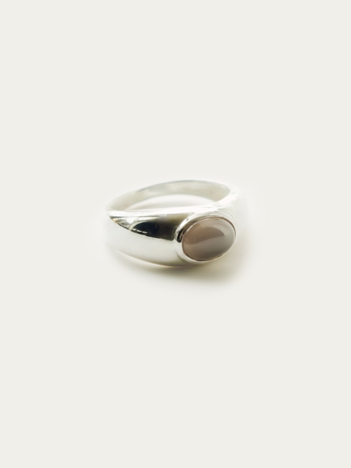 CHUNKY RING WITH OVAL GEMSTONE