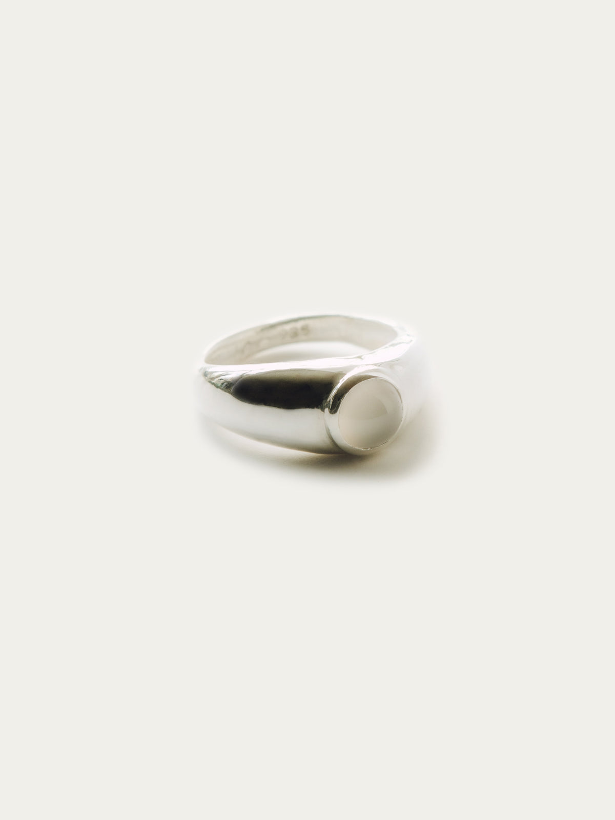 CHUNKY RING ROUND GEMSTONE