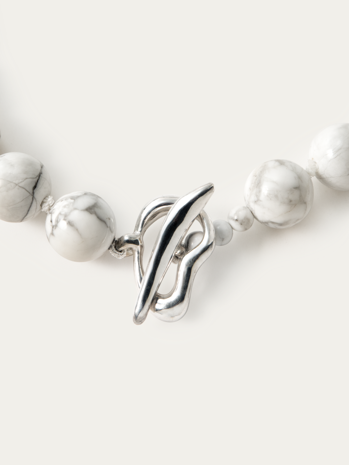 DULG NECKLACE