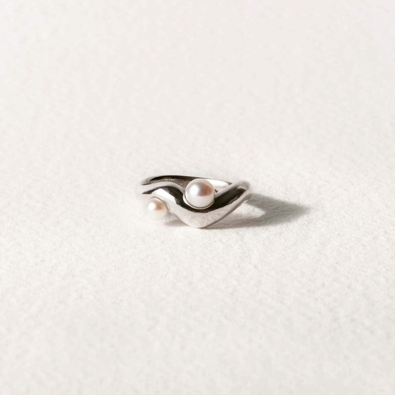 Vimeria unique sculptural sterling silver handmade jewelry, sterling silver pearl ring, abstract fluid jewelry